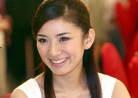 女明星偷偷交往,女明星的甜蜜秘密曝光