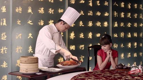 女孩寺庙吃瓜视频播放