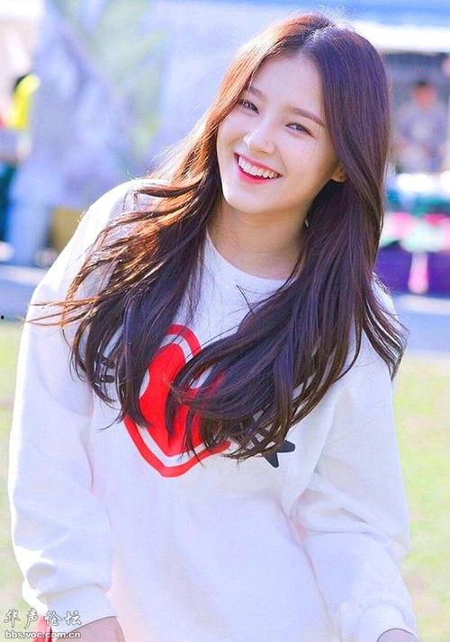 清纯笑容甜美网红,揭秘清纯笑容甜美女网红的魅力之旅”